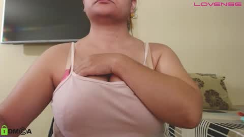 Snapshot of camiilahotxxx chatting on 09.27.25 Camila online show from 09.27.25