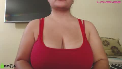 Snapshot of camiilahotxxx chatting on 09.29.25 Camila online show from 09.29.25