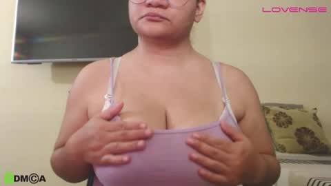 Snapshot of camiilahotxxx chatting on 10.23.25 Camila online show from 10.23.25