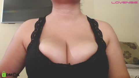 Snapshot of camiilahotxxx chatting on 11.04.25 Camila online show from 11.04.25