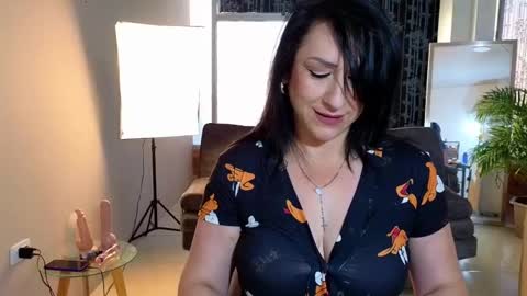 Camil online show from 12.22.24