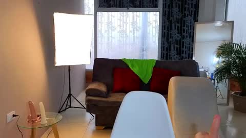 Camil online show from 12.23.24