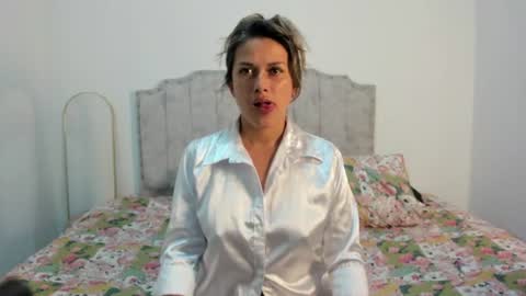 Snapshot of camila_borbon_ chatting on 06.20.26 online show from 06.20.26