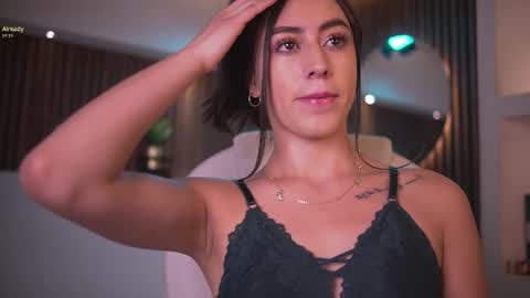 Snapshot of camila_martinez9 chatting on 10.02.25 camila_martinez9 online show from 10.02.25