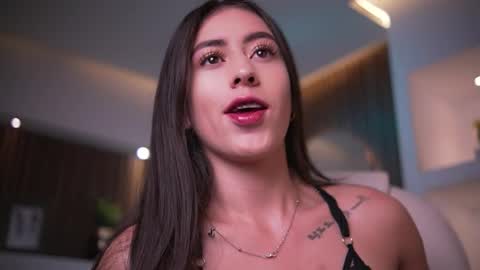 Snapshot of camila_martinez9 chatting on 10.10.25 camila_martinez9 online show from 10.10.25