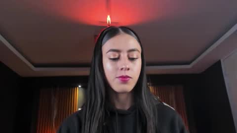 Snapshot of camila_martinez9 chatting on 10.23.25 camila_martinez9 online show from 10.23.25