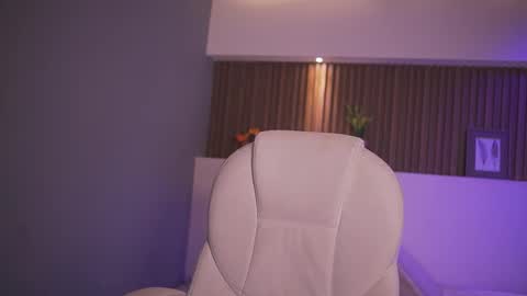 Snapshot of camila_martinez9 chatting on 11.14.25 camila_martinez9 online show from 11.14.25