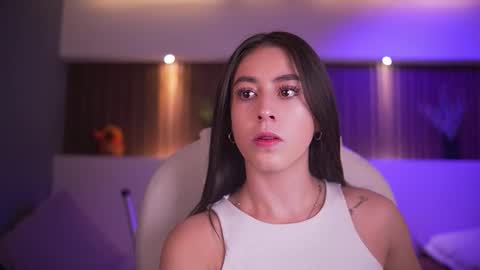 Snapshot of camila_martinez9 chatting on 11.21.25 camila_martinez9 online show from 11.21.25