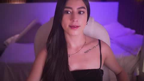 Snapshot of camila_martinez9 chatting on 11.27.25 camila_martinez9 online show from 11.27.25