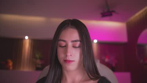 Snapshot of camila_martinez9 chatting on 12.15.25 camila_martinez9 online show from 12.15.25