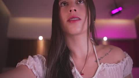 Snapshot of camila_martinez9 chatting on 12.18.25 camila_martinez9 online show from 12.18.25