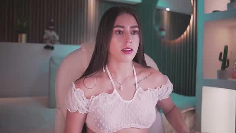 Snapshot of camila_martinez9 chatting on 01.15.26 camila_martinez9 online show from 01.15.26