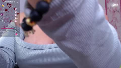 Snapshot of camila_pandora_ch chatting on 12.15.24 Cami online show from 12.15.24