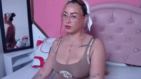 Snapshot of camila_sweet_3 chatting on 02.25.25 Camila online show from 02.25.25