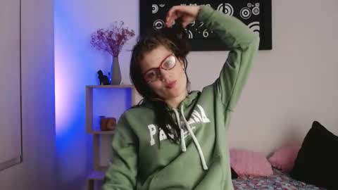 Snapshot of camila_ventura chatting on 10.23.25 Camila ventura online show from 10.23.25