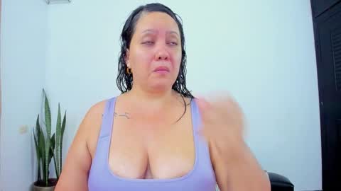 Snapshot of camilaa_foxxx chatting on 03.28.26 camilaa foxxx online show from 03.28.26