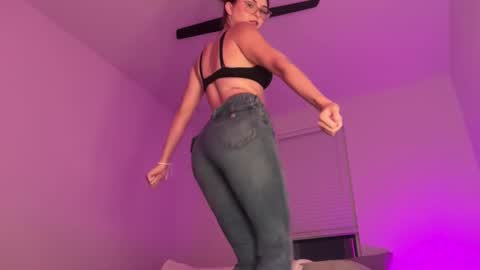 Camila online show from 10.08.25