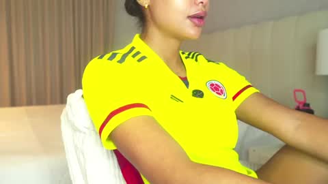 Snapshot of camilagomezz chatting on 06.16.26 Camila online show from 06.16.26