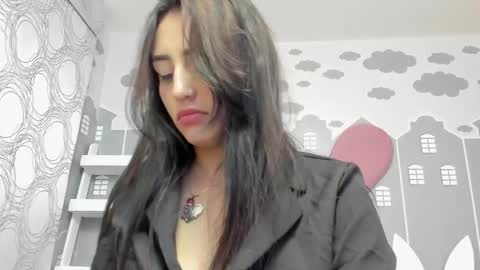 Snapshot of camilahunter__ chatting on 01.15.25 Camila online show from 01.15.25