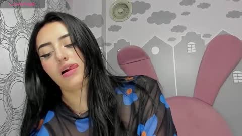 Snapshot of camilahunter__ chatting on 02.15.25 Camila online show from 02.15.25