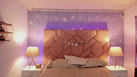 Snapshot of camilarivers chatting on 09.30.25 Camila online show from 09.30.25