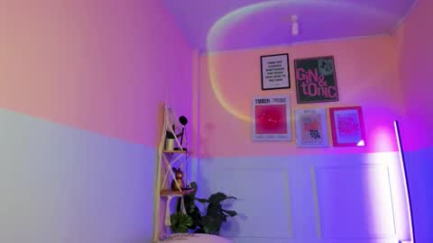 Snapshot of camilarivers chatting on 10.01.25 Camila online show from 10.01.25