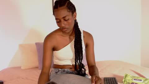 Snapshot of camilarobinson chatting on 05.16.26 Camila Robinson online show from 05.16.26
