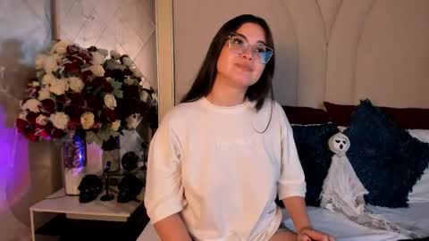 Camila online show from 10.18.25