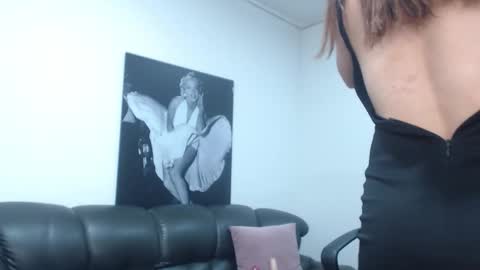 Snapshot of camille_diaz19 chatting on 10.22.25 Camille online show from 10.22.25