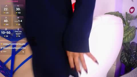 Snapshot of camille_halls chatting on 02.11.25 Camille online show from 02.11.25