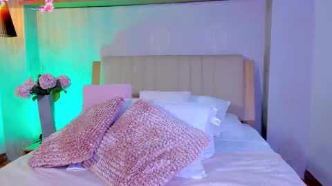 Camille Lynn online show from 10.11.25