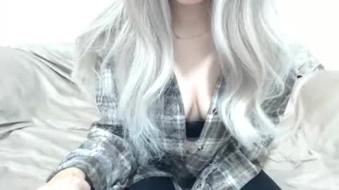 Snapshot of camillebunny chatting on 01.17.26 CamilleBunny online show from 01.17.26