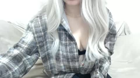 Snapshot of camillebunny chatting on 02.04.26 CamilleBunny online show from 02.04.26