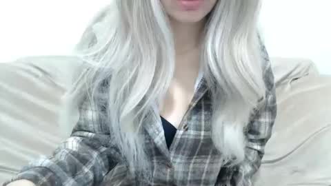 Snapshot of camillebunny chatting on 02.24.26 CamilleBunny online show from 02.24.26