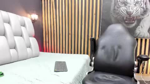 Snapshot of camilo_contrerass chatting on 07.14.26 Camilo online show from 07.14.26