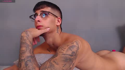  INDEPENDENT MODEL online show from 12.01.24