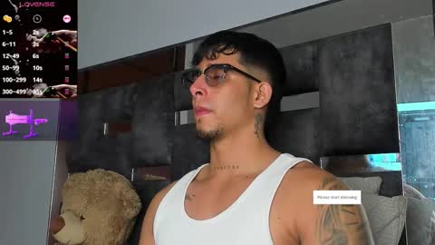   INDEPENDENT MODEL online show from 09.10.25