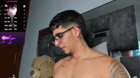   INDEPENDENT MODEL online show from 10.31.25