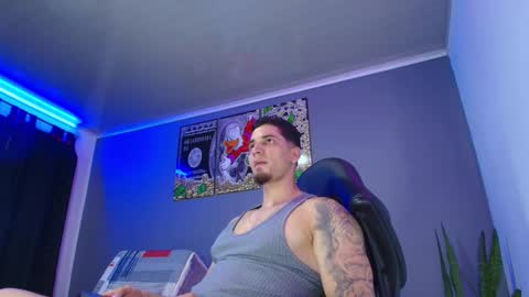 Snapshot of camiloalvarezzz3 chatting on 10.06.25 CAMILO online show from 10.06.25