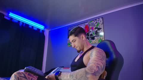 Snapshot of camiloalvarezzz3 chatting on 10.22.25 CAMILO online show from 10.22.25