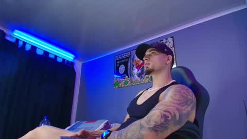 Snapshot of camiloalvarezzz3 chatting on 10.29.25 CAMILO online show from 10.29.25