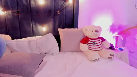 Snapshot of camilodoumit chatting on 01.30.25 CamiloDoumit online show from 01.30.25