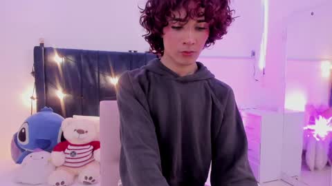 Snapshot of camilodoumit chatting on 02.03.25 CamiloDoumit online show from 02.03.25