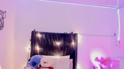 Snapshot of camilodoumit chatting on 02.03.25 CamiloDoumit online show from 02.03.25