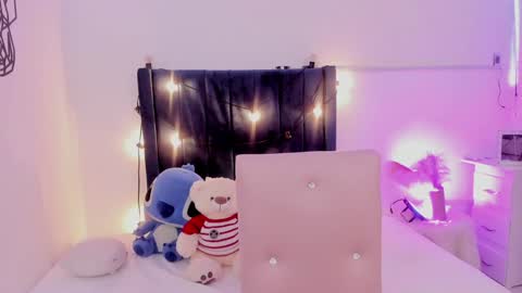 Snapshot of camilodoumit chatting on 02.05.25 CamiloDoumit online show from 02.05.25