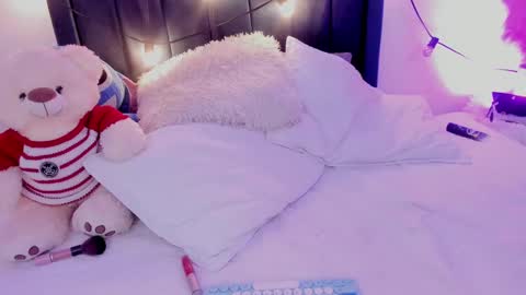 Snapshot of camilodoumit chatting on 02.17.25 CamiloDoumit online show from 02.17.25