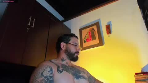 Snapshot of camilomayer chatting on 04.30.26 Camilo online show from 04.30.26