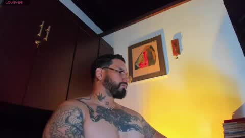 Snapshot of camilomayer chatting on 05.11.26 Camilo online show from 05.11.26
