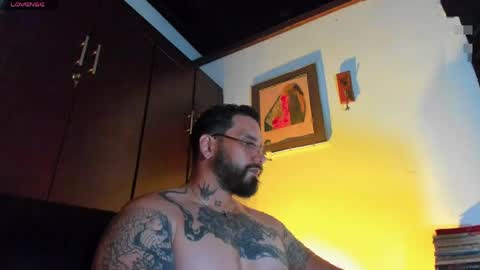 Snapshot of camilomayer chatting on 05.12.26 Camilo online show from 05.12.26