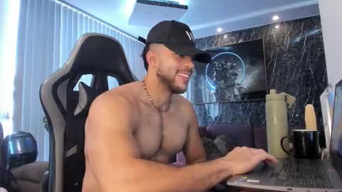 Snapshot of camilowatson chatting on 09.26.25 Camilo Watson online show from 09.26.25